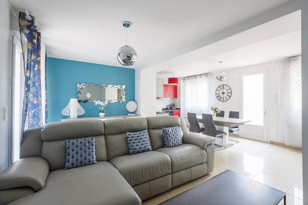 Logement 004 A 300M De La Gare Mantes La Jolie Luaran gambar